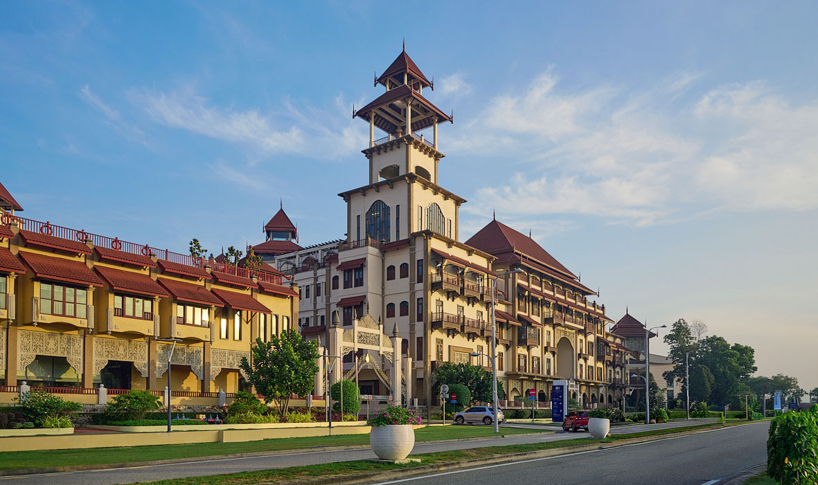 DoubleTree by Hilton Putrajaya Lakeside